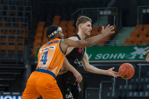 赛场经验的 赛场经验的